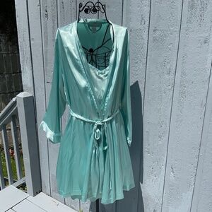 Morgan Taylor Women’s Chemise and Robe Set (New =Size M)